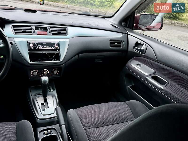 Седан Mitsubishi Lancer 2007 в Киеве