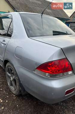 Седан Mitsubishi Lancer 2004 в Гадяче