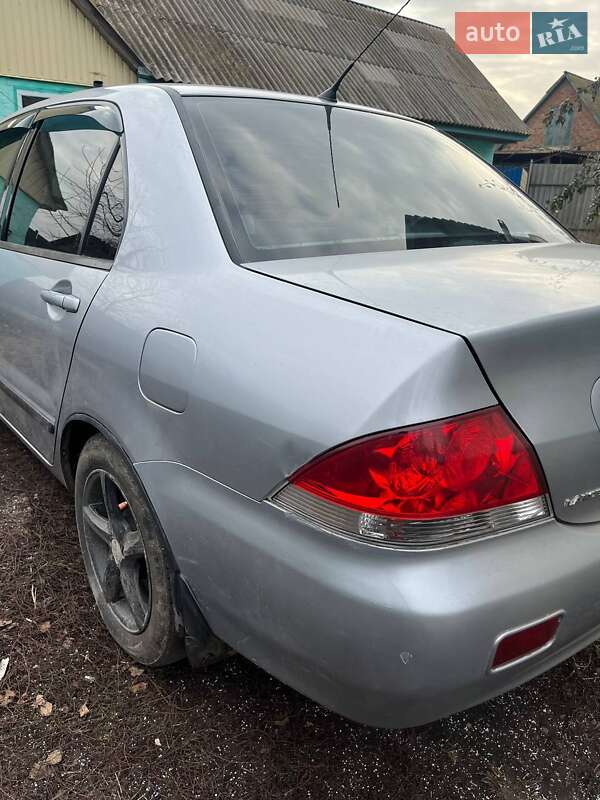 Седан Mitsubishi Lancer 2004 в Гадячі