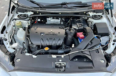 Седан Mitsubishi Lancer 2011 в 