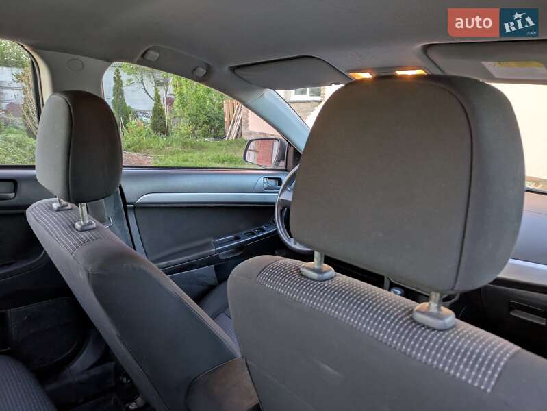 Седан Mitsubishi Lancer 2009 в Києві
