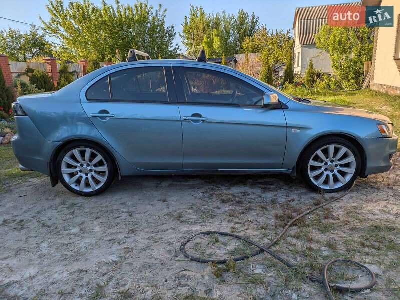 Седан Mitsubishi Lancer 2009 в Києві
