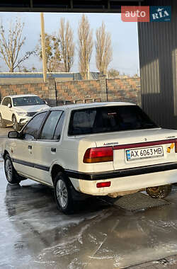 Седан Mitsubishi Lancer 1990 в 