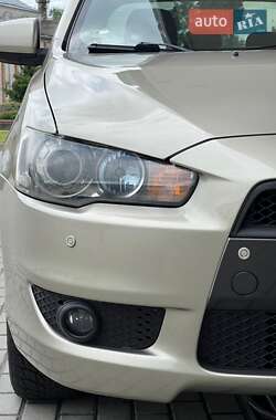 Седан Mitsubishi Lancer 2009 в 