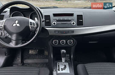 Хетчбек Mitsubishi Lancer 2012 в 
