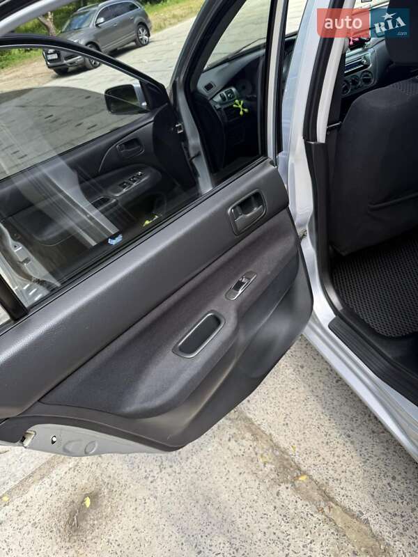 Седан Mitsubishi Lancer 2006 в Львове фото 10 Седан Mitsubishi Lancer 2006 в Львове