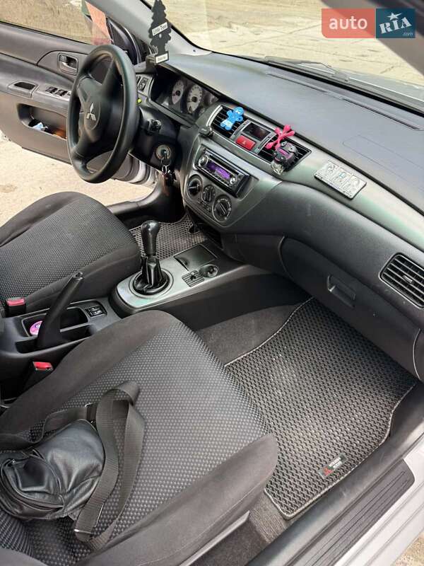 Седан Mitsubishi Lancer 2006 в Львове фото 7 Седан Mitsubishi Lancer 2006 в Львове