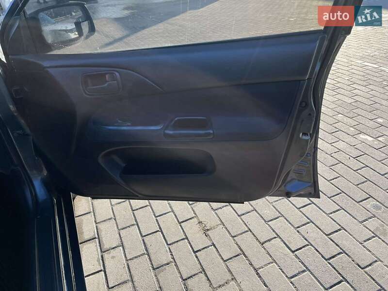 Седан Mitsubishi Lancer 2004 в Тернополе