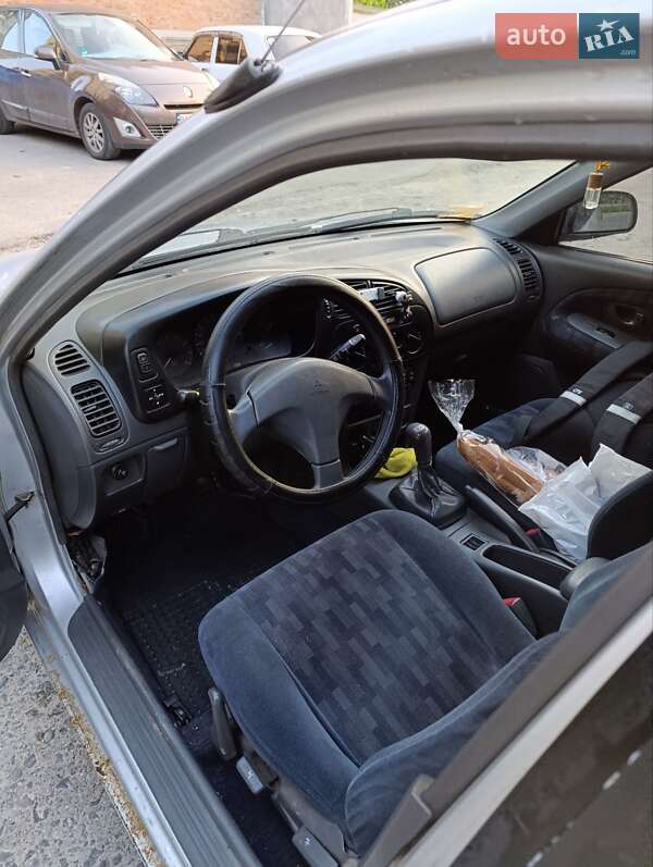 Седан Mitsubishi Lancer 1996 в Хмельницком