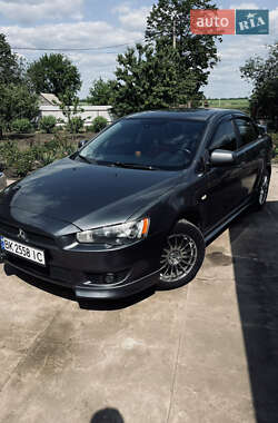 Седан Mitsubishi Lancer 2009 в Межевой
