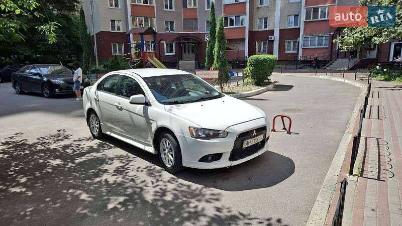 Седан Mitsubishi Lancer 2013 в 