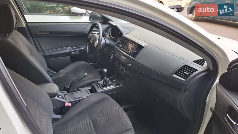 Седан Mitsubishi Lancer 2013 в Киеве
