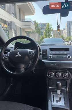 Седан Mitsubishi Lancer 2011 в 