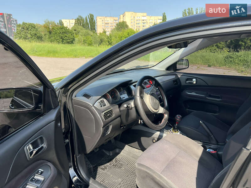 Седан Mitsubishi Lancer 2006 в Виннице