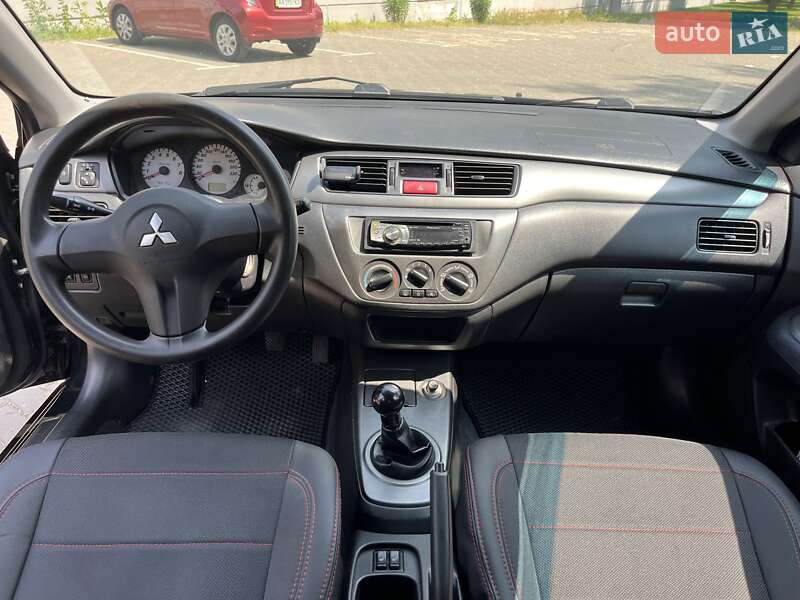 Седан Mitsubishi Lancer 2008 в Киеве