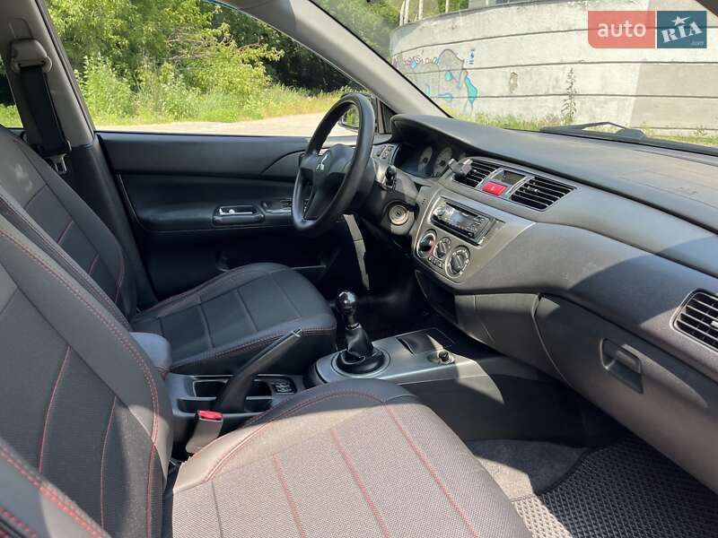 Седан Mitsubishi Lancer 2008 в Киеве