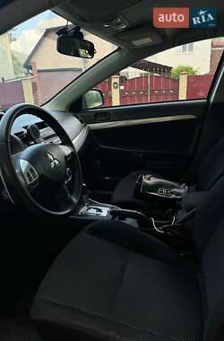 Хэтчбек Mitsubishi Lancer 2009 в 