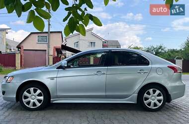 Хэтчбек Mitsubishi Lancer 2009 в 