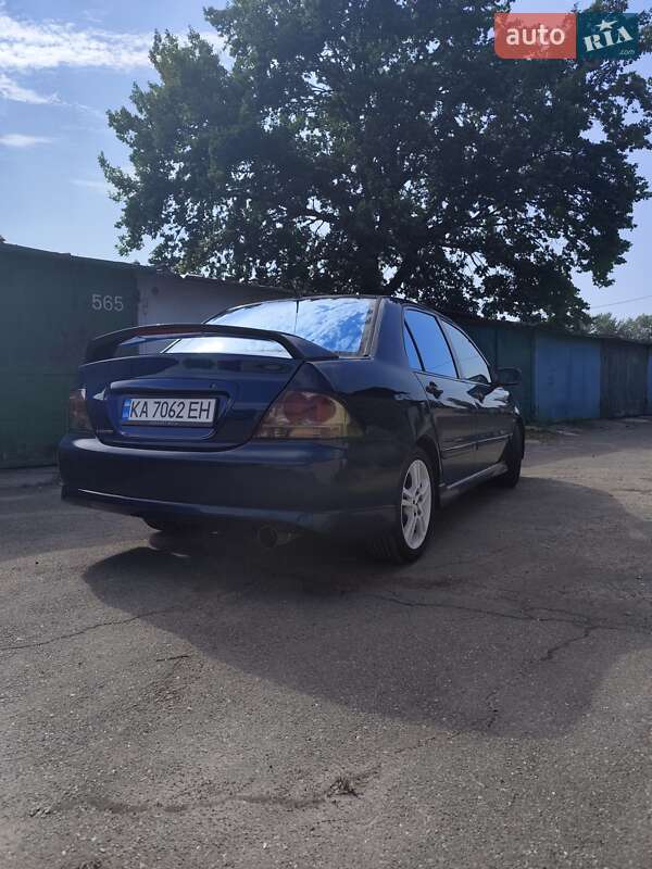 Седан Mitsubishi Lancer 2006 в Киеве