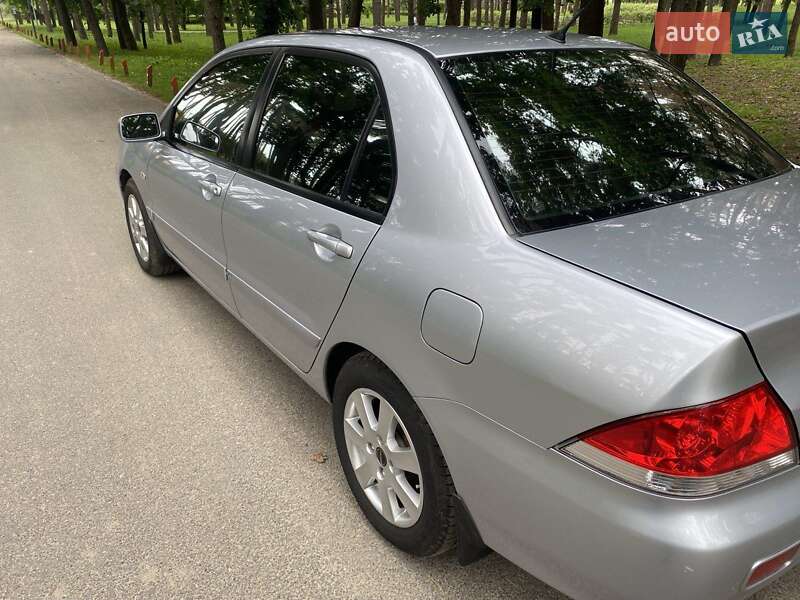 Седан Mitsubishi Lancer 2007 в Киеве