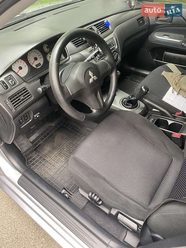 Седан Mitsubishi Lancer 2007 в Киеве