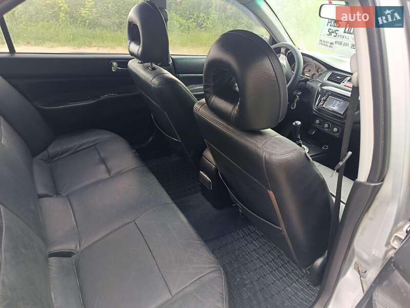 Седан Mitsubishi Lancer 2004 в Макарове фото 12 Седан Mitsubishi Lancer 2004 в Макарове