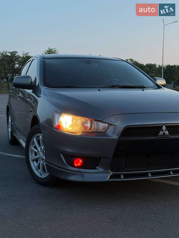 Седан Mitsubishi Lancer 2011 в Горишних Плавнях