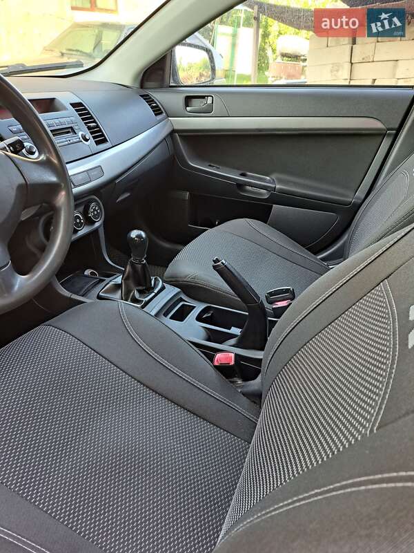 Седан Mitsubishi Lancer 2008 в Остер
