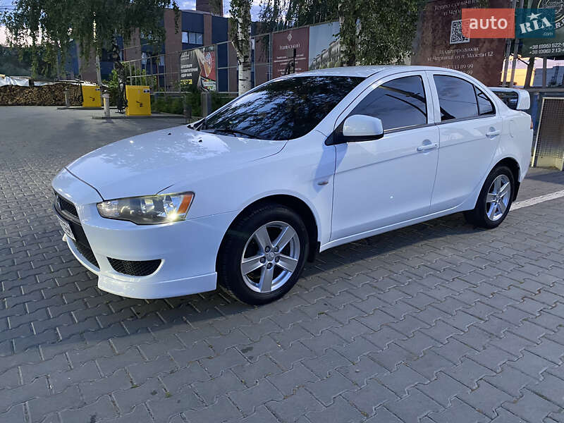 Седан Mitsubishi Lancer 2010 в Чернівцях