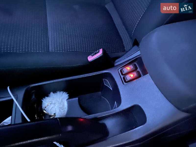Седан Mitsubishi Lancer 2010 в Чернівцях