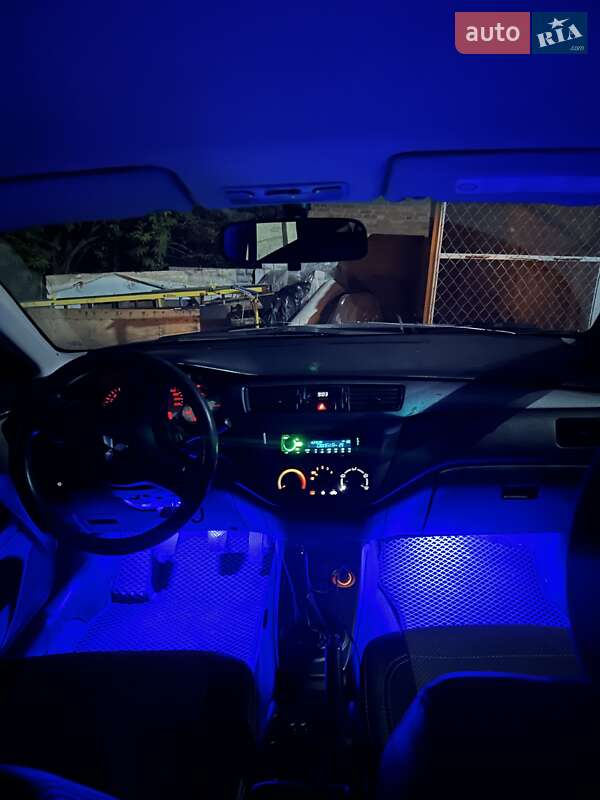 Седан Mitsubishi Lancer 2005 в Харькове