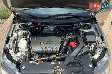 Седан Mitsubishi Lancer 2009 в 