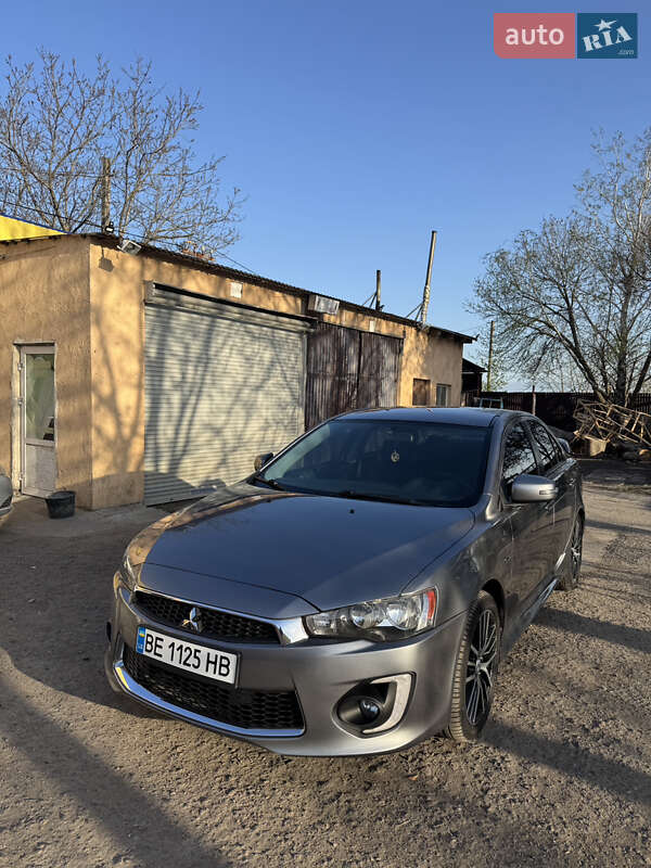 Седан Mitsubishi Lancer 2017 в Николаеве