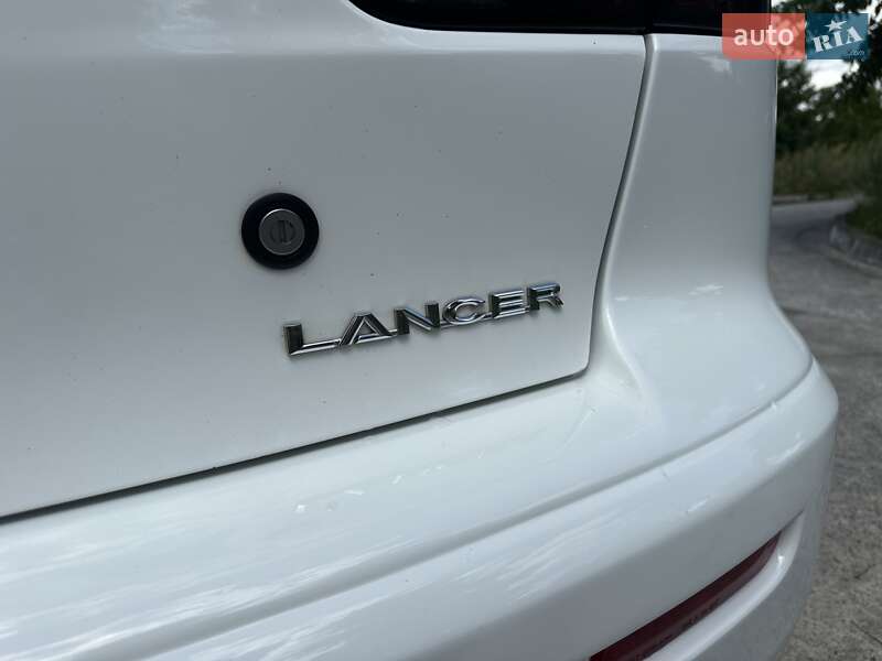 Седан Mitsubishi Lancer 2012 в Нетешине