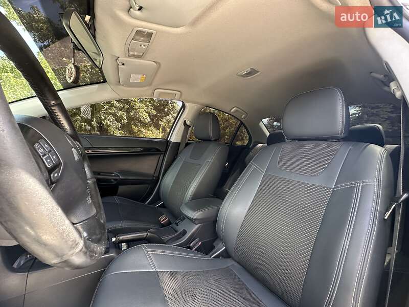 Седан Mitsubishi Lancer 2012 в Нетешине