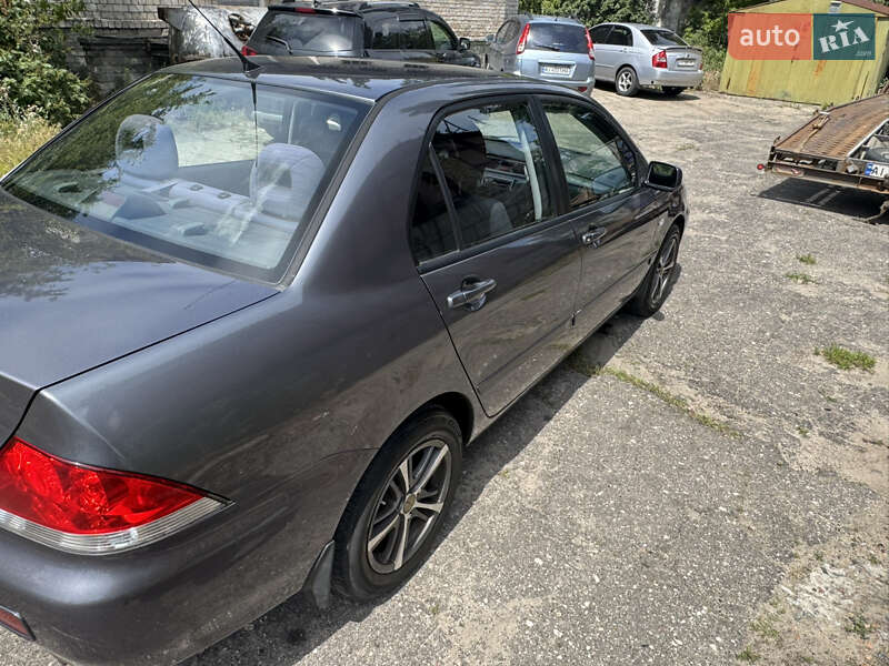 Седан Mitsubishi Lancer 2007 в Киеве