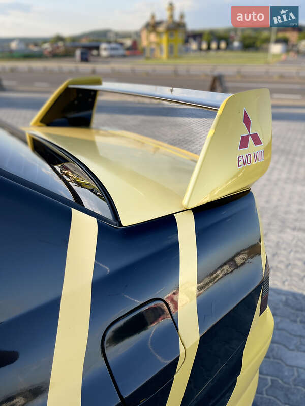 Седан Mitsubishi Lancer 2004 в Черновцах