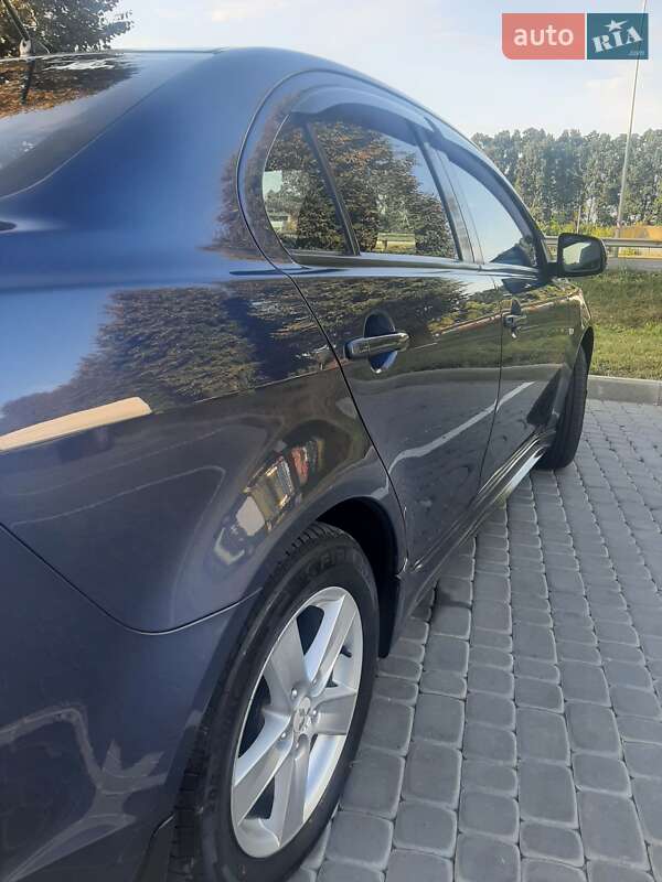 Седан Mitsubishi Lancer 2008 в Виннице
