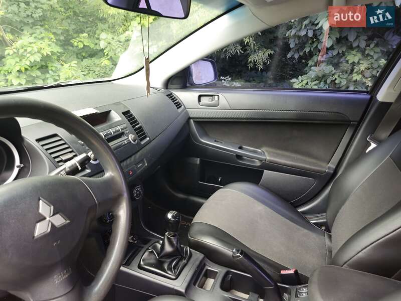 Седан Mitsubishi Lancer 2008 в Киеве