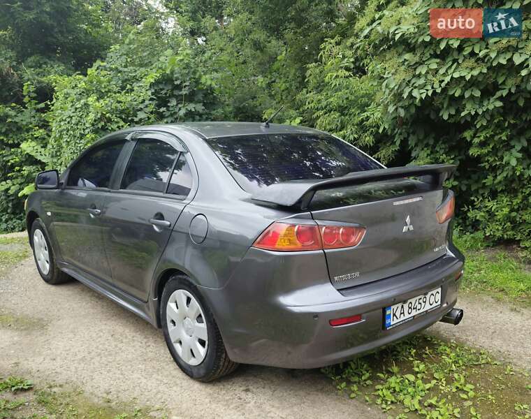 Седан Mitsubishi Lancer 2008 в Киеве