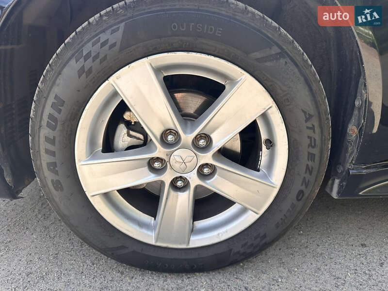 Седан Mitsubishi Lancer 2009 в Виннице