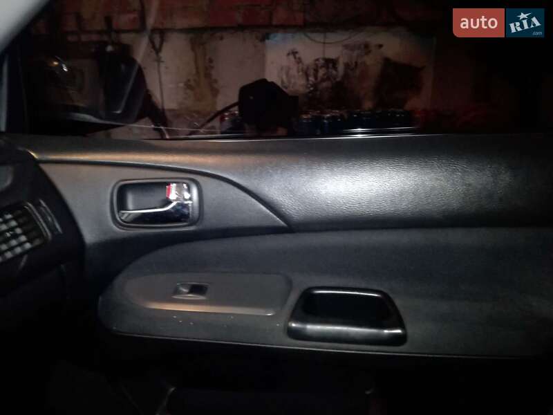 Седан Mitsubishi Lancer 2004 в Сумах