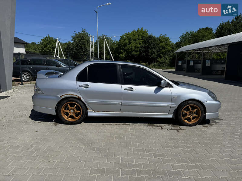 Седан Mitsubishi Lancer 2006 в Львове