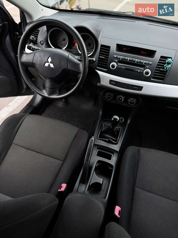 Седан Mitsubishi Lancer 2008 в Чернигове