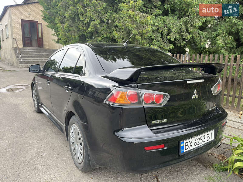 Седан Mitsubishi Lancer 2012 в Ярмолинцях
