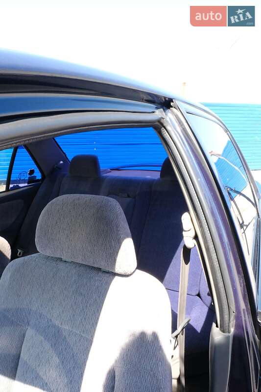 Седан Mitsubishi Lancer 1995 в Харькове