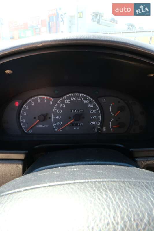 Седан Mitsubishi Lancer 1995 в Харькове