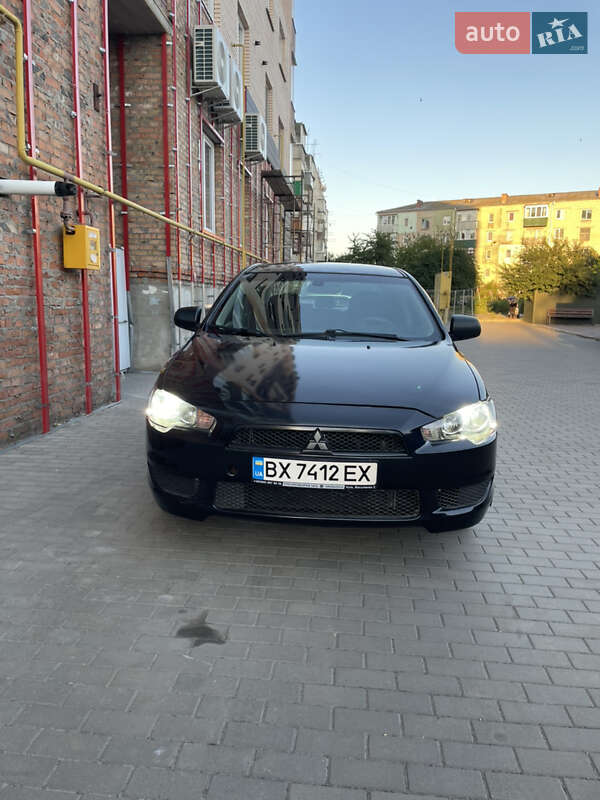 Седан Mitsubishi Lancer 2010 в Полонном