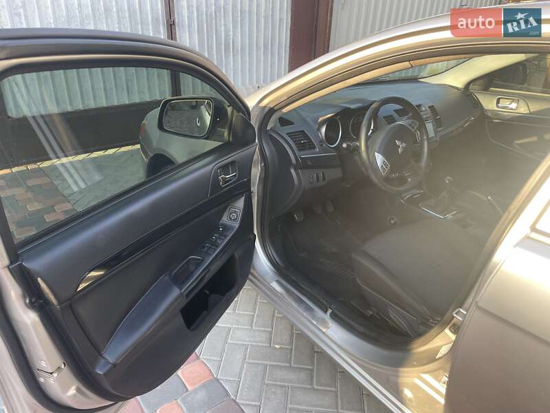 Седан Mitsubishi Lancer 2012 в Кобеляках