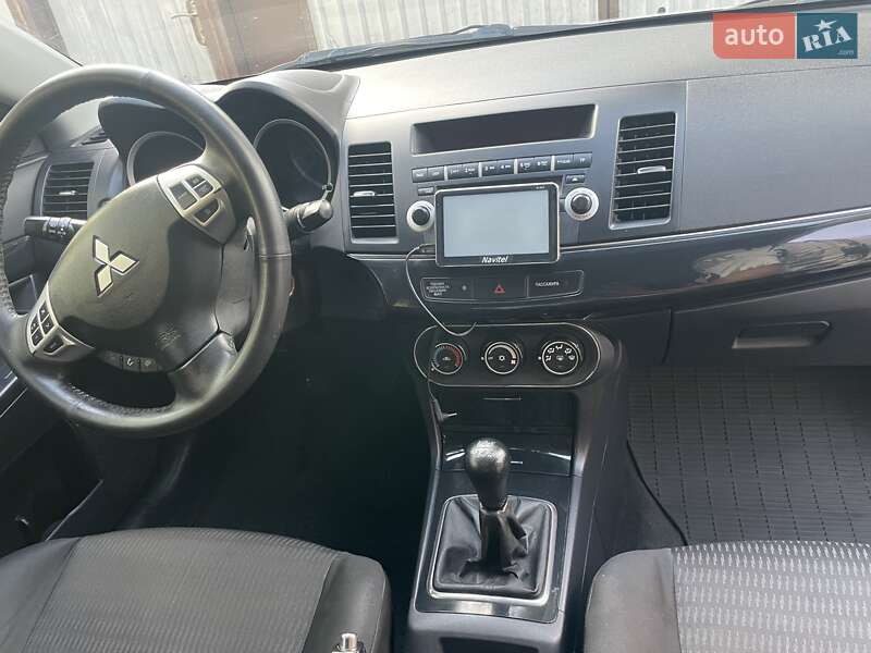 Седан Mitsubishi Lancer 2012 в Кобеляках
